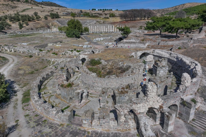 Bergama'daki Antik Asklepion günümüzde sağlık  misyonunu farklı şekilde sürdürüyor