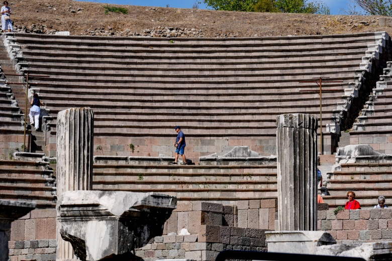 Bergama'daki Antik Asklepion günümüzde sağlık  misyonunu farklı şekilde sürdürüyor