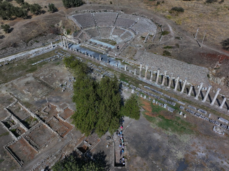 Bergama'daki Antik Asklepion günümüzde sağlık  misyonunu farklı şekilde sürdürüyor