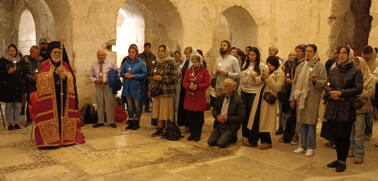 Aziz Nikolaos Anıt Müzesi'nde Noel Baba özel ayinle anıldı