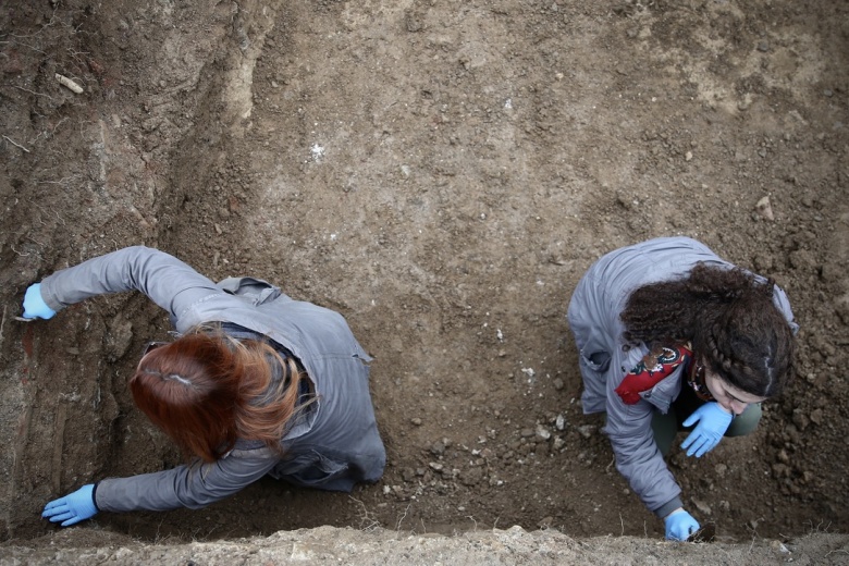 Hisardere Nekropolünden çıkarılan lahit ve mezar tipleri alanda sergilenecek