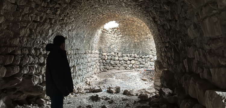 Evliya Çelebi Seyahatnamesi'nde geçen kayıp Selçuklu hanı ve tarihi köprü bulundu