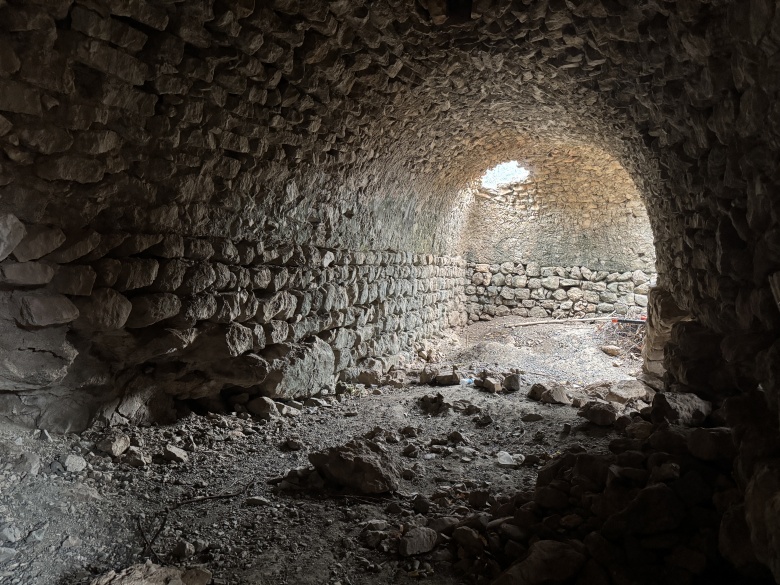 Kayıp 750 yıllık Selçuklu hanı ve tarihi köprü Nemrut Dağı eteklerinde bulundu