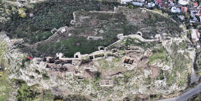 Fethiye Kalesinde arkeoloji kazıları sürüyor