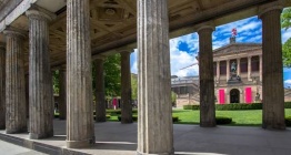 Berlin Pergamon Müzesindeki Anadolu eserleri Louvre Müzesine taşınacak