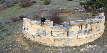 Kastamonuda Paflagonya Dönemine Ait Anıtsal Kayı Köyü Tümülüsü