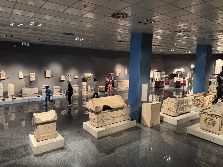 Antalya'daki arkeoloji kazılarında geçen yıl envanterlik 886 tarihi eser bulundu