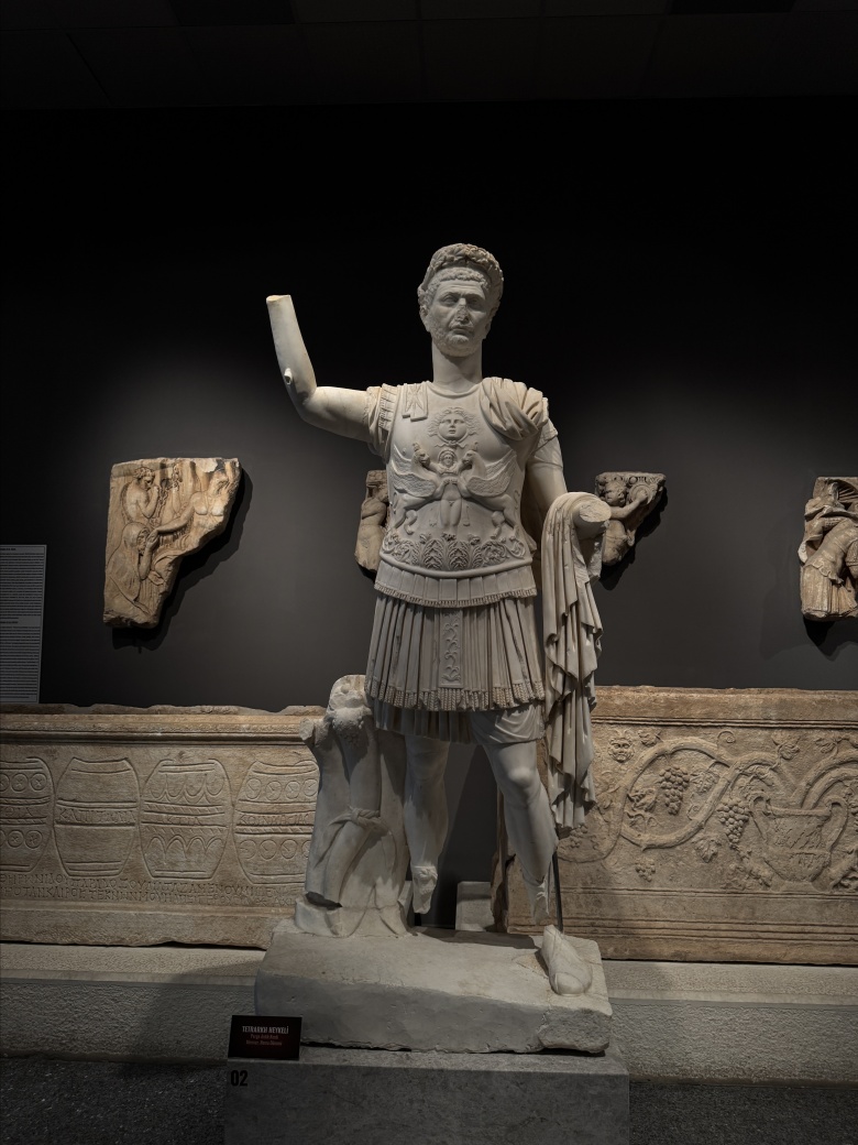 Antalya'daki arkeoloji kazılarında geçen yıl envanterlik 886 tarihi eser bulundu