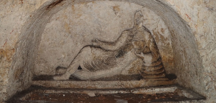 Şanlıurfa'da bulunan kaya mezarı kayıt altına alındı
