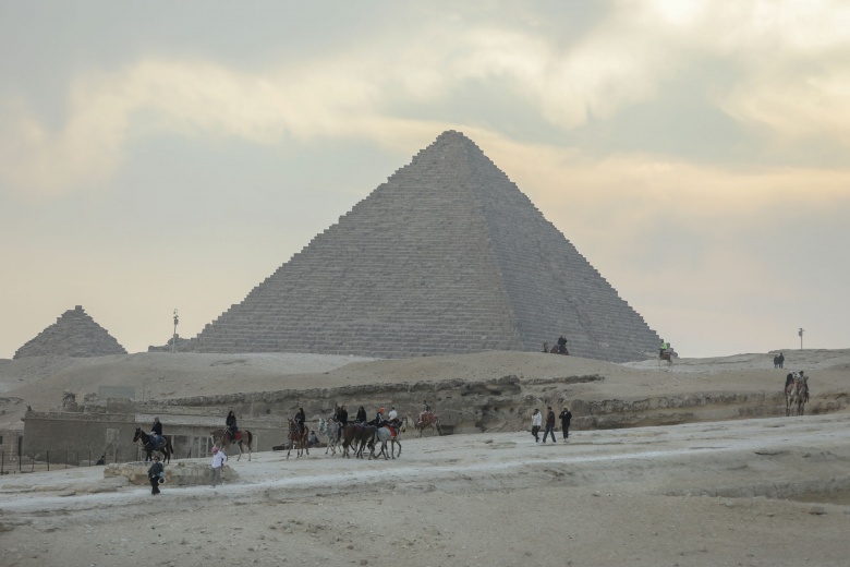 Giza Piramitleri; Keops, Kefren ve Mikerinos