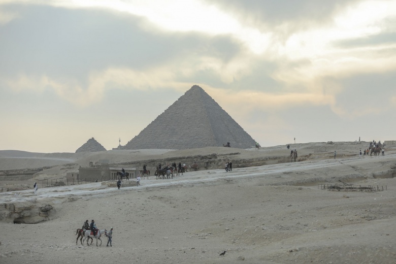 Giza Piramitleri; Keops, Kefren ve Mikerinos