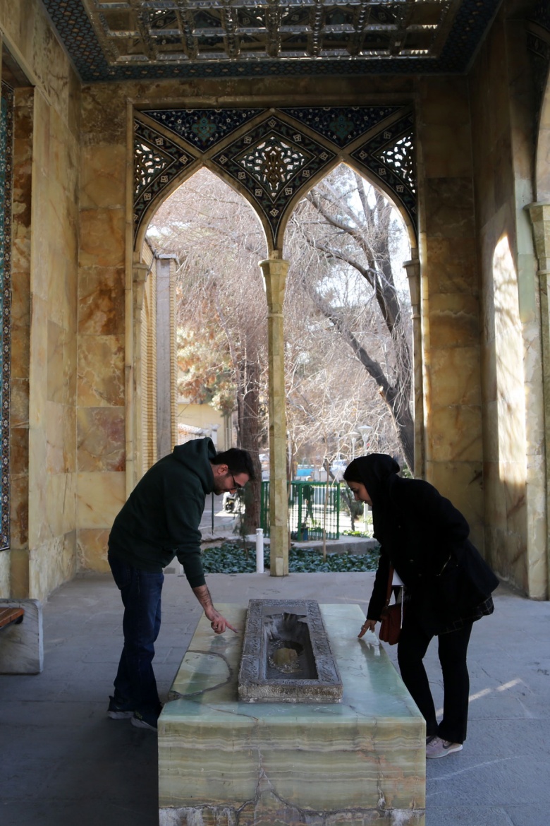 Saib-i Tebrizi’nin anıt mezarı