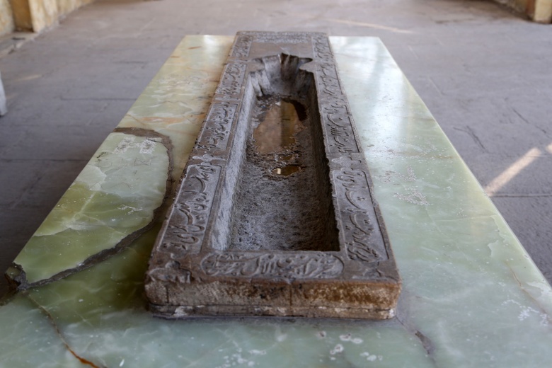 Saib-i Tebrizi’nin anıt mezarı