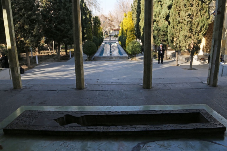 Saib-i Tebrizi’nin anıt mezarı