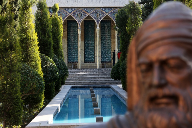 Saib-i Tebrizi’nin anıt mezarı