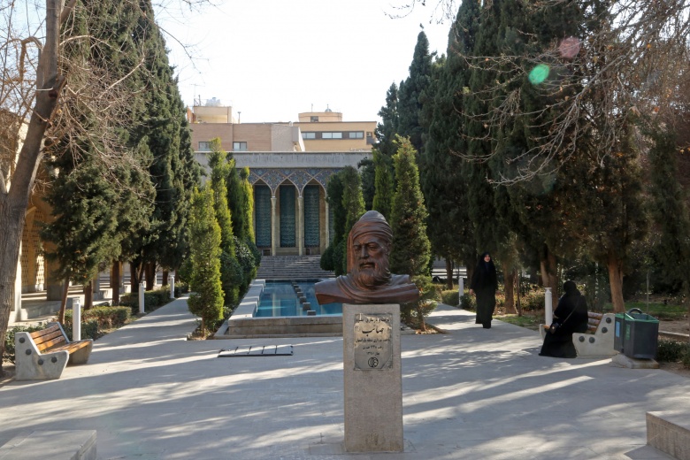 Saib-i Tebrizi’nin anıt mezarı