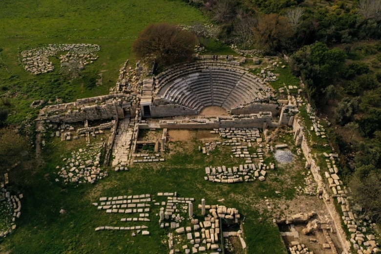 Teos Antik Kenti'ndeki Dionysos tapınağı restore ediliyor