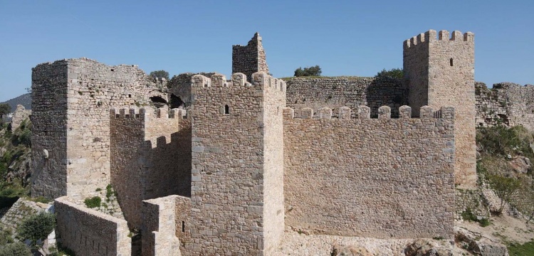 Beçin Antik Kenti'ndeki kale duvarları, burçlar ve sarnıç restorasyonu tamamlandı