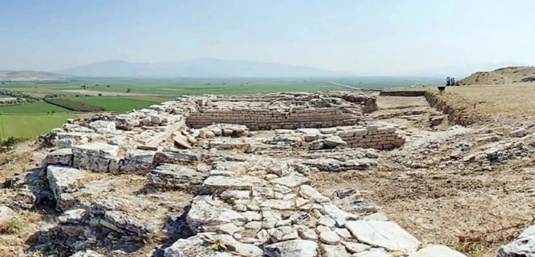 Bergama'daki Porsuktepe Nekropolü 1. Derece Arkeolojik Sit Akanı ilan edildi