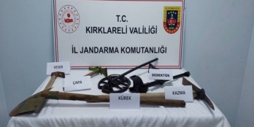 Kırklareli merkezli 3 ilde kaçak kazı operasyonunda 14 defineci yakalandı