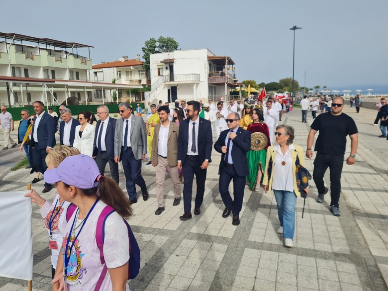 Edremit’te, Antandros Antik Fest coşkusunun ilk gününden renkli manzaralar