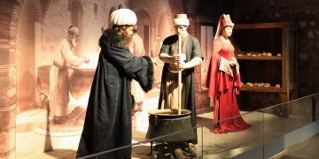 Manisa Müzesi yeni binasında ziyarete açıldı