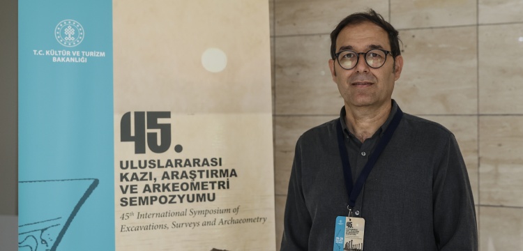 Prof. Dr. Ümit Aydınoğlu: Arkeoloji sempozyumunun öğrencilere katkısı çok