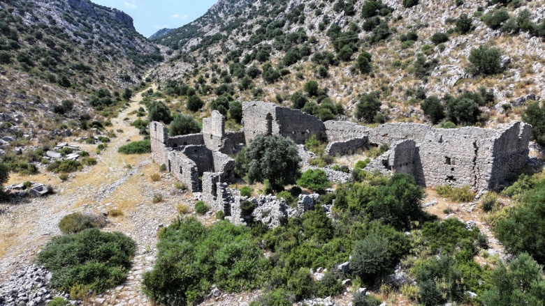 Pisidya'yı Pamfilya'ya bağlayan antik yol yahut Yörük yolu