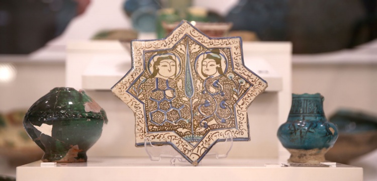 Ani Ören Yeri'nde bulunan sırlı seramikler görücüye çıktı