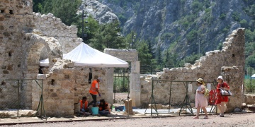Olympos Antik Kentinde yeni mozaikler bulundu
