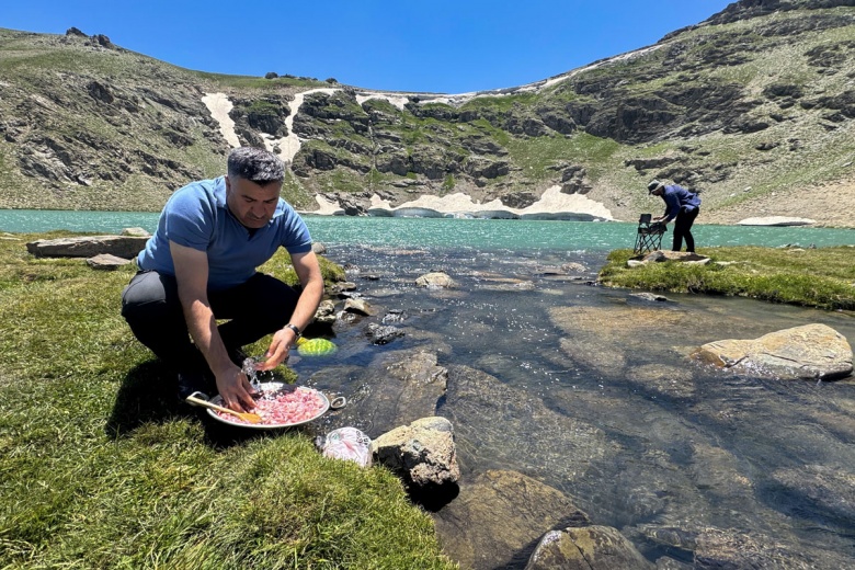 Çalyan Buzul Gölü