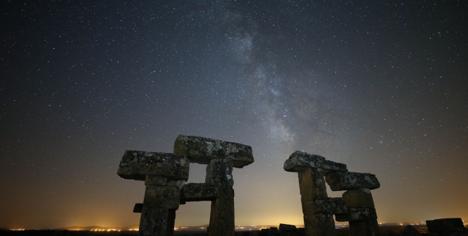 Blaundos Antik Kentinde yıldızlı gece