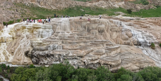 Başkale Travertenleri