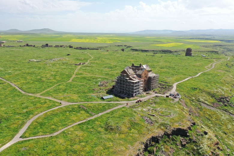 Ani Ören Yeri'ndeki Fethiye Camisi restore ediliyor