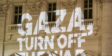 Trevi Çeşmesinin Işıkları Gazze İçin Söndürüldü