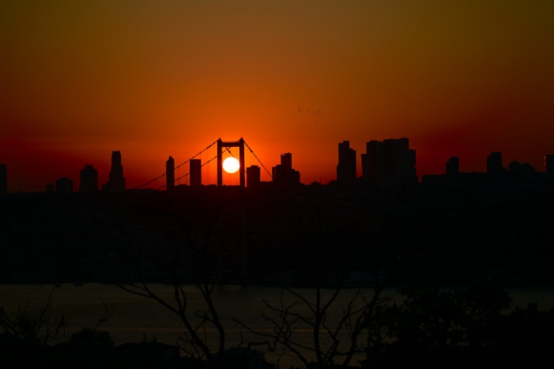 İstanbul'da gün batımı bile artık çirkinlik abidesi oldu: Kentin silüeti artık böyle!