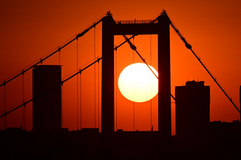 İstanbul'da gün batımı bile artık çirkinlik abidesi oldu: Kentin silüeti artık böyle!