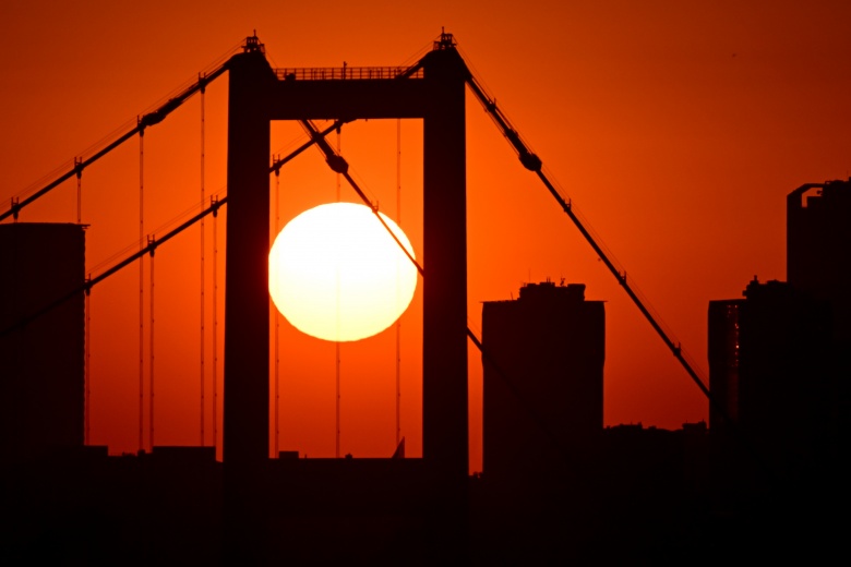 İstanbul'da gün batımı bile artık çirkinlik abidesi oldu: Kentin silüeti artık böyle!
