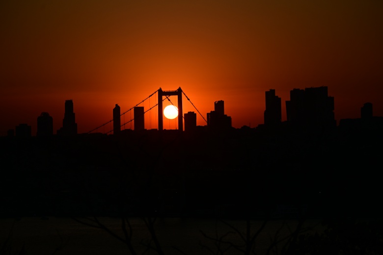 İstanbul'da gün batımı bile artık çirkinlik abidesi oldu: Kentin silüeti artık böyle!