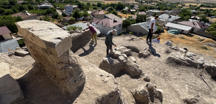 Elazığdaki Tadım Kalesinde 6 bin yıl önce insan kurban edilmiş tapınak bulundu