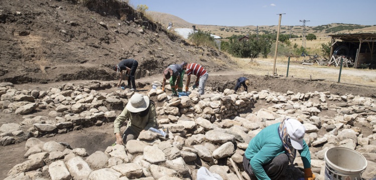 Tozkoparan Höyüğü'nde arkeolojik kazılara yeniden başlandı