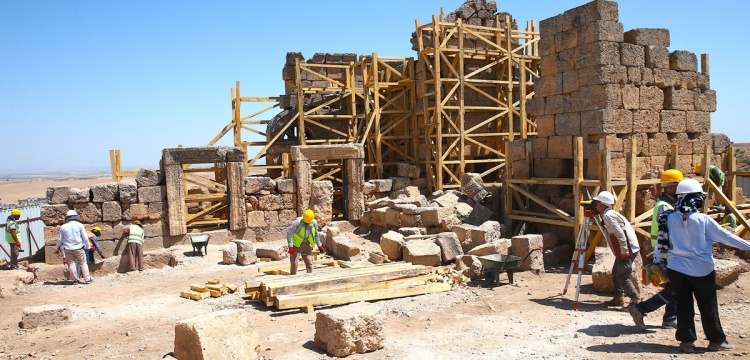 Diyarbakır'ın Çınar İlçesindeki Zerzevan Kalesi'nin restorasyonuna başlandı