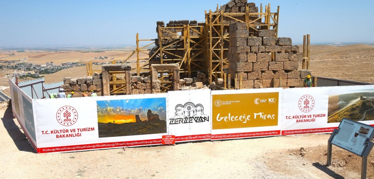 Zerzevan Kalesinde Restorasyon Çalışmaları Başladı