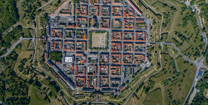 Sekizgen Planlı Şehir: Neuf-Brisach