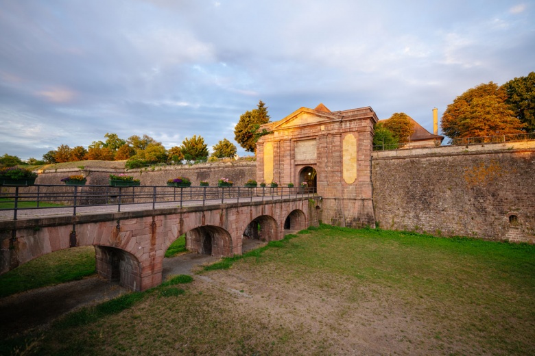 Sekizgen Planlı Şehir: Neuf-Brisach
