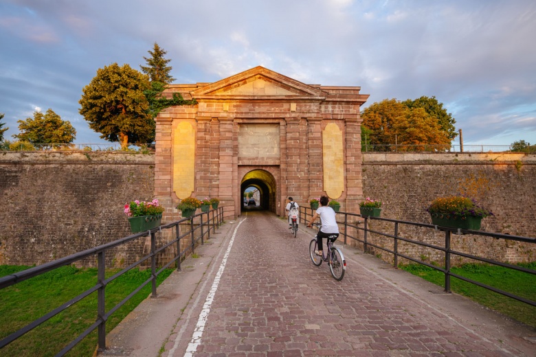 Sekizgen Planlı Şehir: Neuf-Brisach