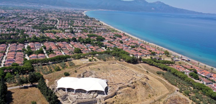 Kadıkalesi'ndeki Kazılarda Cam ve Seramik Fırını İzleri Bulundu