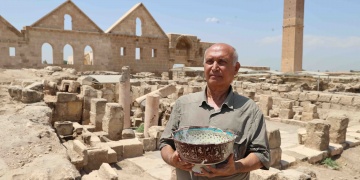 Harran Ören Yerinde 9 Asırlık Seramik Tören Kabı Bulundu