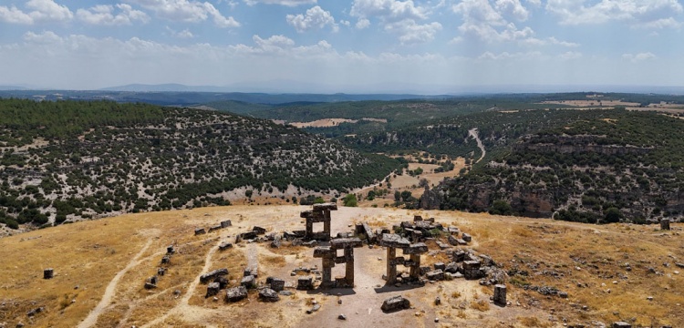 Blaundos Antik Kenti’nde, Fırın, Zeytin ve Metal İşlikleri Gün Yüzünde Çıkarılıyor
