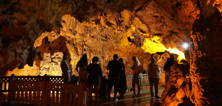 İnsuyu Mağarası: Burdur’un Yer Altındaki Doğal Harikası